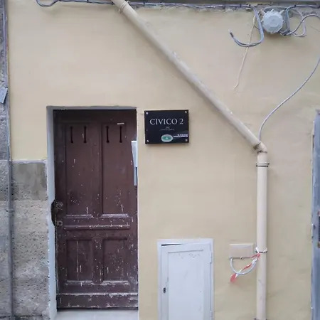 Civico 2 * Sassari